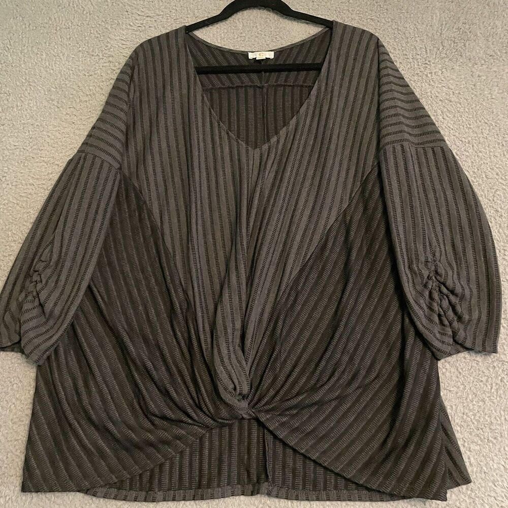 Charming Charlie Womens Plus 3X Gray V Neck stripe twist front blouse 3/4 Sleeve